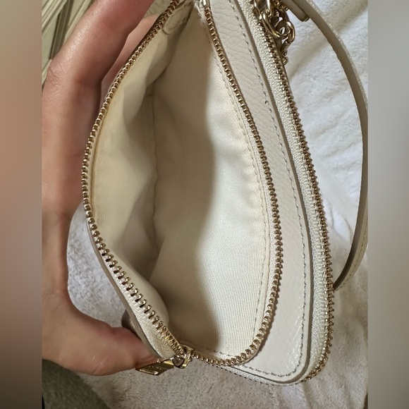 Coach Wristlet. EUC Double Zip Monogram. - Picture 7 of 7